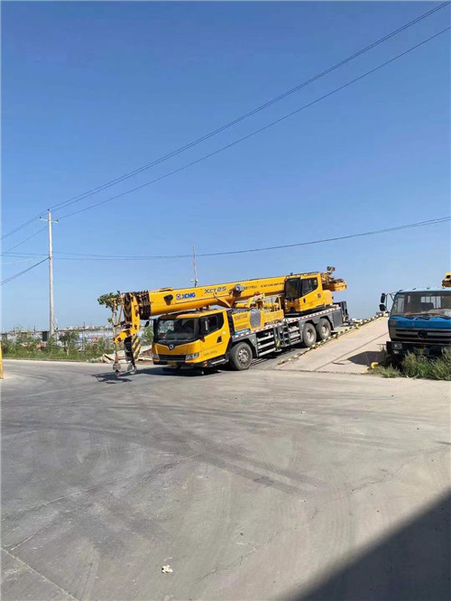 新龙县吊车作业时，可能会产生哪些额外收费项目？